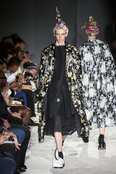 Look 19